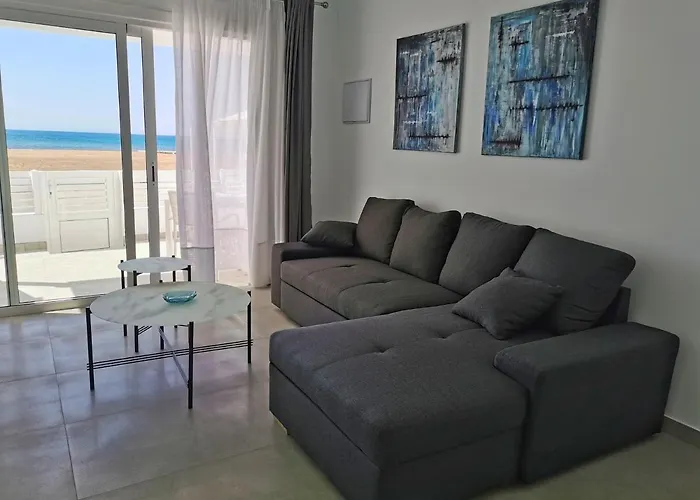 Luxury Apartment On The Beach